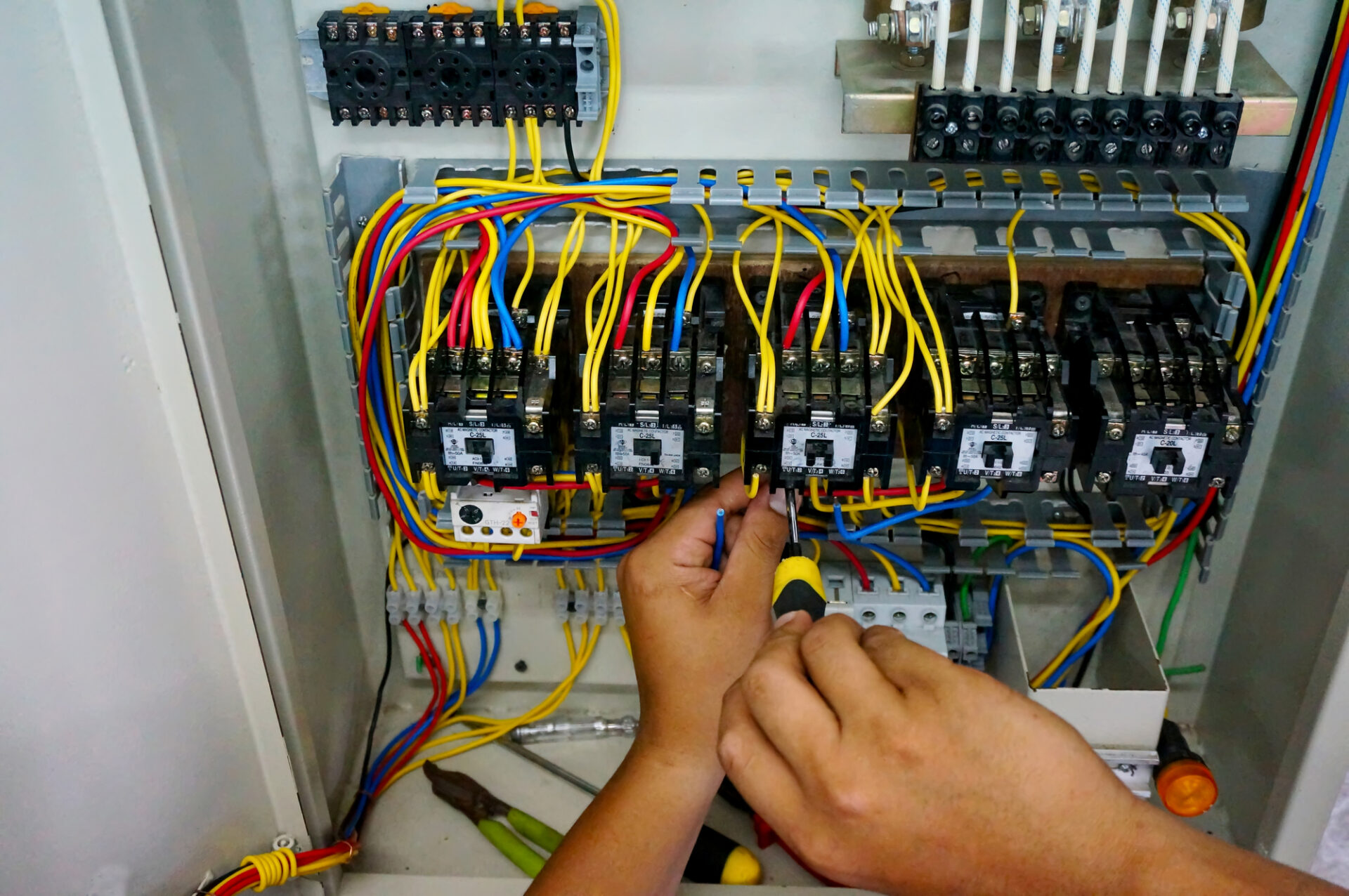 Delaware OH electrical services, certified electricians